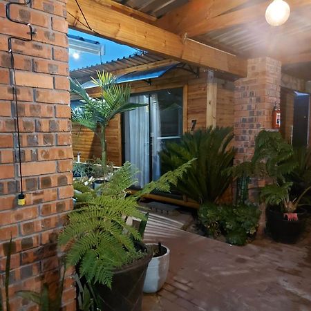 Villa Mariss Guesthouse Kraaifontein 외부 사진
