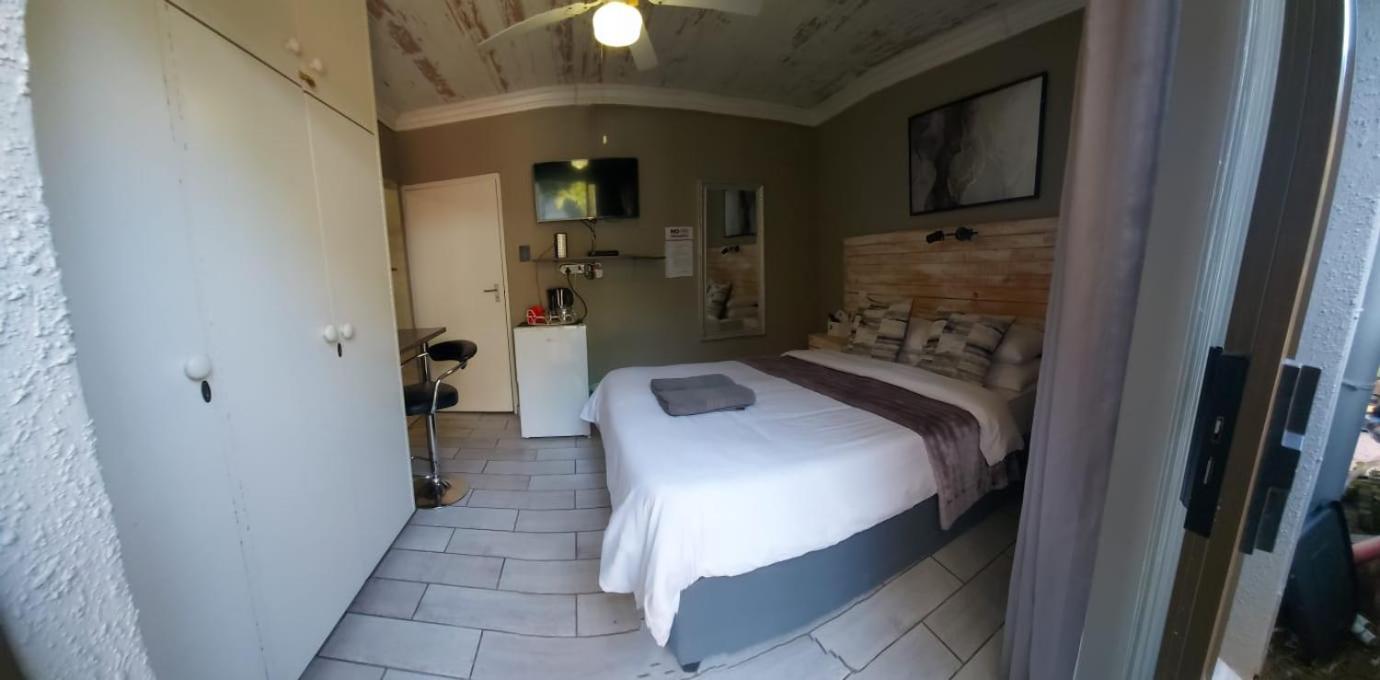 Villa Mariss Guesthouse Kraaifontein 외부 사진